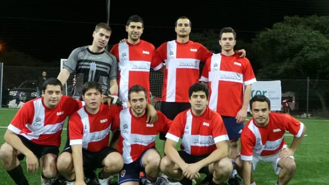El equipo masculino de GNI.