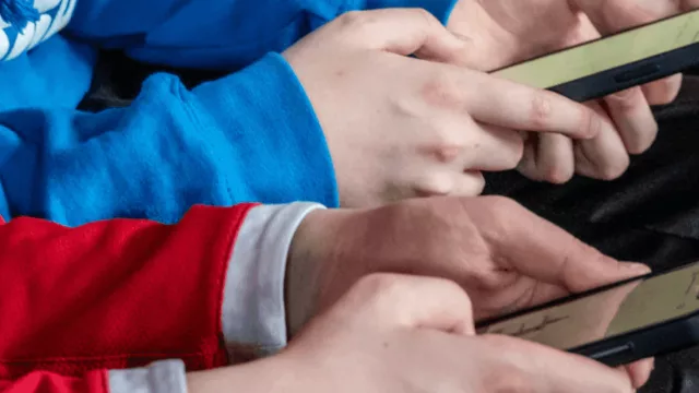 Impacto de pagos rápidos y onboarding simplificado en el futbol online