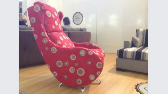 Uno de los sillones de Future Design que forman parte de su Gold Collection. Mirá...