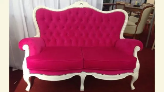 Muebles a medida de De la Torres Zaragoza Ebanistas. El rosa fuerte, otro de los ingrediente comunes en Fimar.