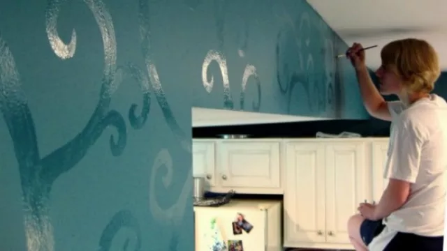 Mate y con brillo. No es una opción o la otra, las dos pueden convivir de esa forma.