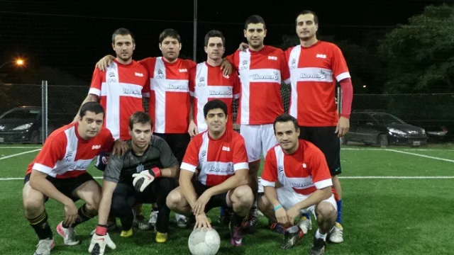 El equipo masculino de GNI.