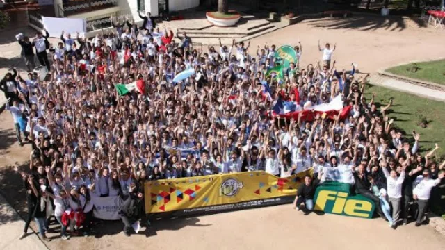 Junior Achievement cambia el paradigma: de jóvenes “ni-ni” a jóvenes “sí-sí”