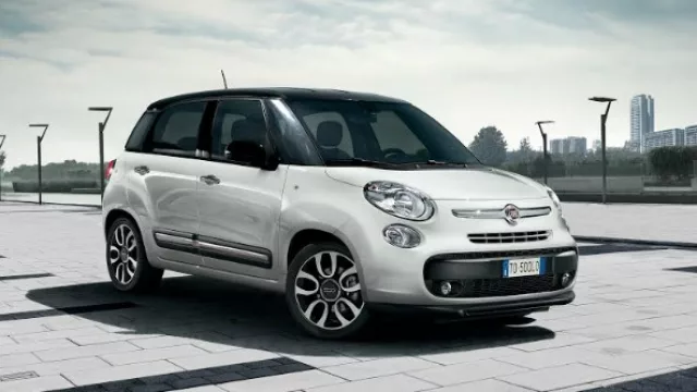 ¿Un Fiat 500? ¿En serio? Así de grande es el nuevo 500 L que Fiat presentó oficialmente ayer en Argentina. Entra de todo, ¿no?