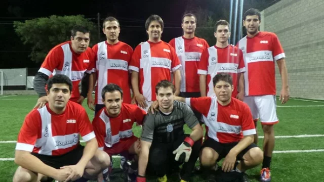 El equipo masculino de GNI.