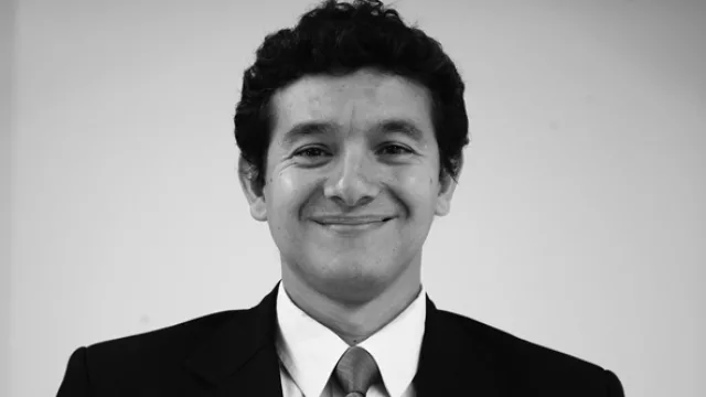 José María Flores, vicedirector.