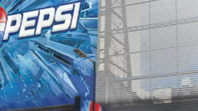 Lama, son bandas metálicas que bien pueden reciclarse y pintarse para renovar el frente de las estructuras. 