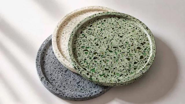 Bruta, una empresa que apuesta a la innovación circular creando muebles y objetos a partir del vidrio recuperado