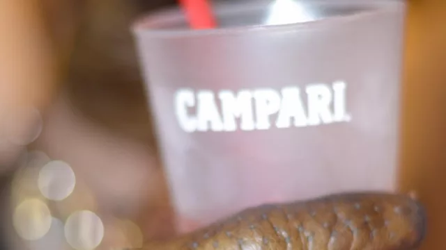 Martín Auzmendi, embajador de Aperitivos de Campari; Seba Gullo, propietario de Apartamento y Mariano Maldonado, director de Marketing de Campari. 