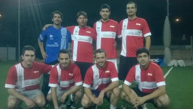 El equipo masculino de GNI.