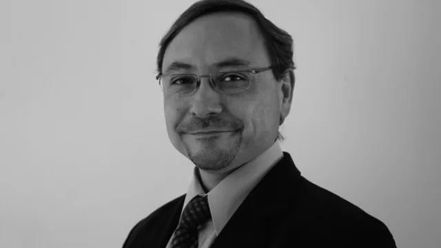 Sergio Logares, director.