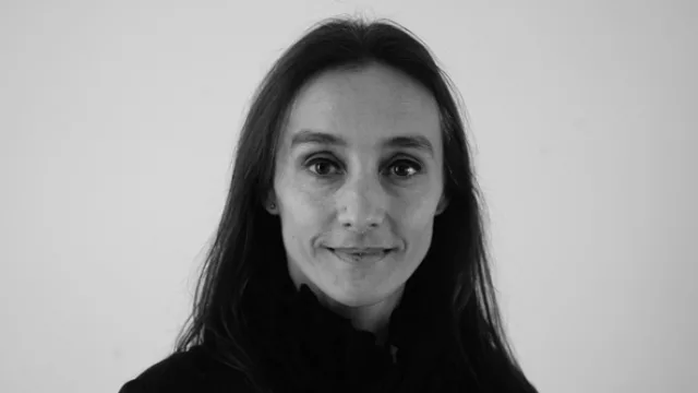  Laura Ravetti, Administración.