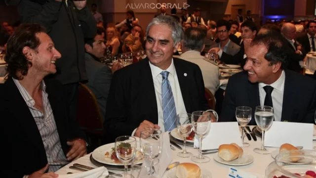 Nalbandian, Montoya y Scioli recuerdan una vieja anécdota antes del comienzo del evento.