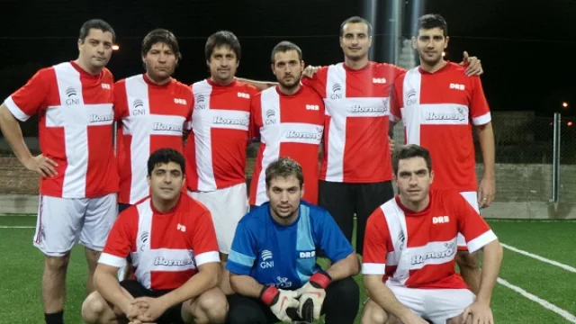 El equipo masculino de GNI.