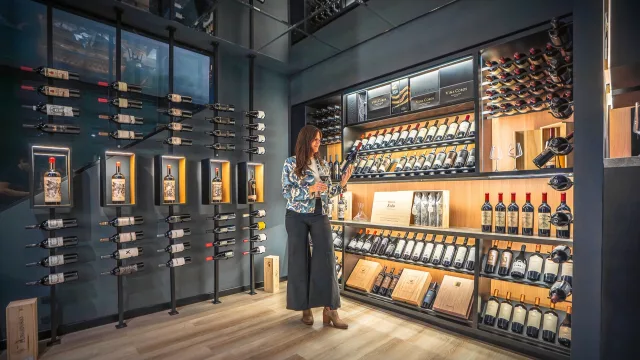 Crux: de vender cavas a diseñar espacios donde el vino es solo el comienzo (estaciones de café y espacios de encuentro)