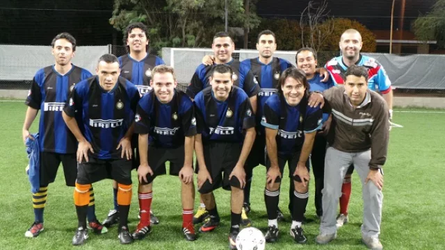 El equipo masculino de Mar-Plast goleó por 8 a 1 a Grupo Red