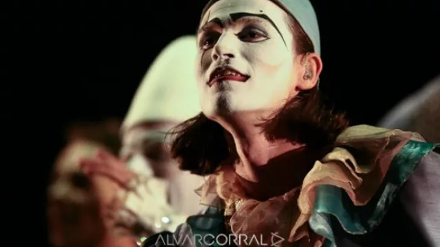 Decenas de artistas enormes, cada uno en su rol.