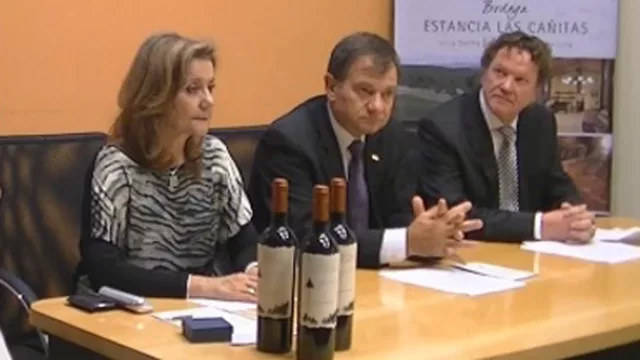 Felicita a bodega Las Cañitas y resalta el potencial vitivinícola cordobés