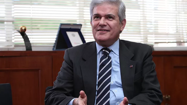 Si terminar terceros en ventas está asociado a una buena rentabilidad, firmo. Si no, no.