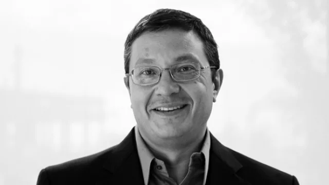 Adolfo Bertoa, gerente Servicio al Cliente.