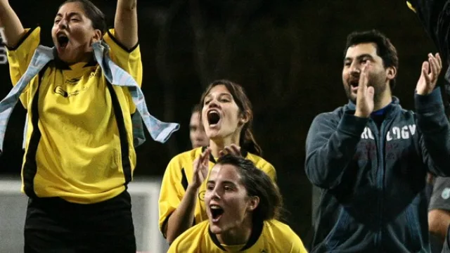 La hinchada de Consultores dijo presente.