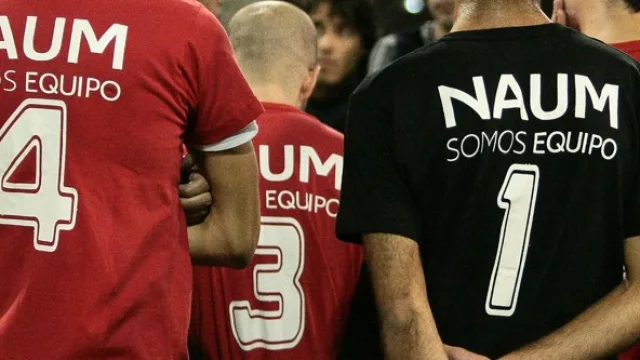 Naum intentó dar vuelta el partido pero no lo consiguió.