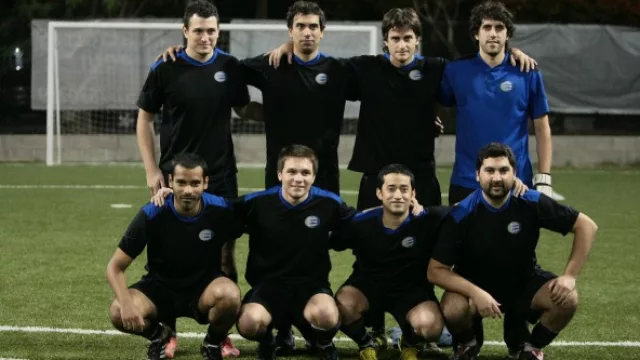  En un encuentro cerrado Nobis le ganó 1 a 0 a Consultores de Empresas.