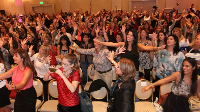 El público se prendió con las conferencias.