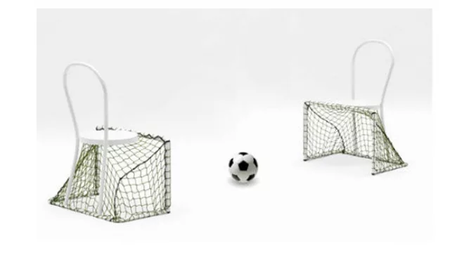 Para los inquietos llegaron estas sillas con arcos… como para ir calentando antes del gran partido.