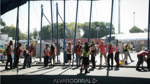 La carpa que instala la cooperativa canadiense tiene lugar para 2.521 personas.