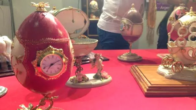 Fabergé cordobés. Esculpido de huevos de ñandú y avestruz. 