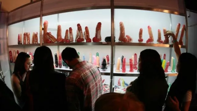 El boulevard de los sex toys. De todo un poco. 