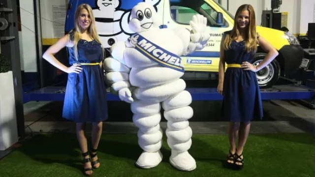 El muñeco Michelin fue especialmente diseñado en Francia y viaja con guardia pretoriana.