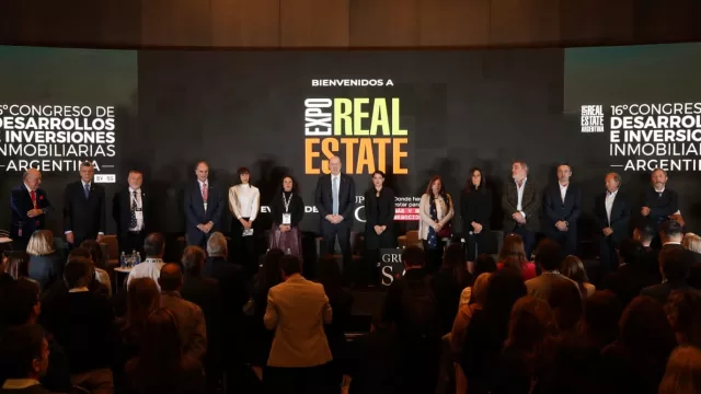 Aunque el mercado inmobiliario no levanta vuelo, la Expo Real Estate es un mundo de gente (a quiénes vimos en el Hilton)