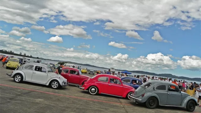 Circulan más de 50 mil vehículos anteriores a 1975 y nadie sabe qué hacer con ellos