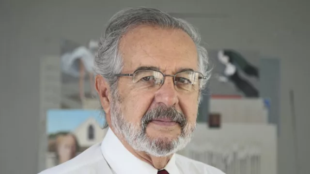 Néstor García Díaz, presidente.