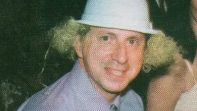 En la fiesta de PaP de diciembre de 2001 el periodista Juan Turello –quien comandaba el suplemento de economía de La Voz- emulaba a Larry, uno de los Tres Chiflados.