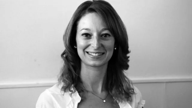 Jorgelina Perona, secretaria.