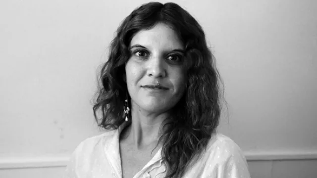 Carmen Carra, Administración.