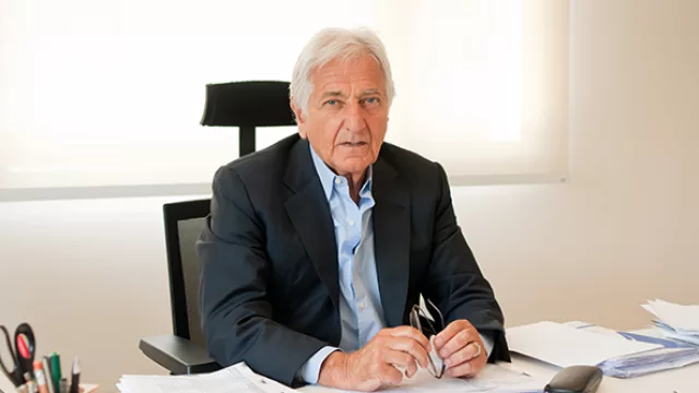 No siempre nos orientamos a adolescentes, al principio era a lo que en aquel entonces se denominaba 'tiempo libre', y hoy es 'calzado urbano'.