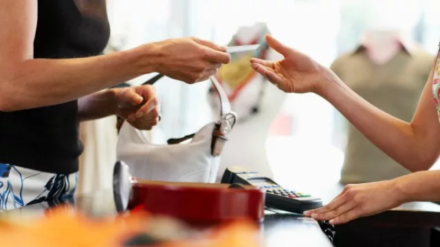 El cliente misterioso navega por la red