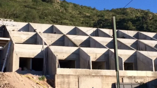 Todas las habitaciones del Pinares Panorama tiene vista al lago.