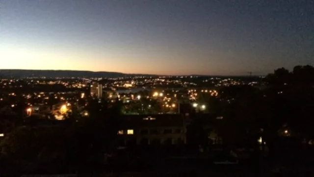 La vista nocturna que tendrá el futuro hotel. 