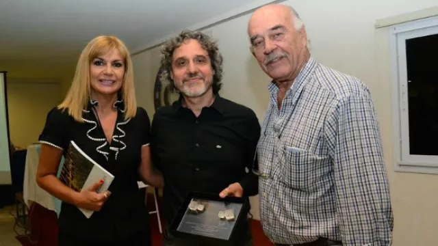 La Arq. Stella Fleitas, presidenta CAPC Regional 1; el Arq. Daniel Azerrad, disertante; y Guillermo Lange, secretario general CAPC Regional 1.