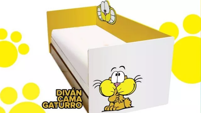 La cama juega una suerte de sillón y respeta los colores de Gaturro.