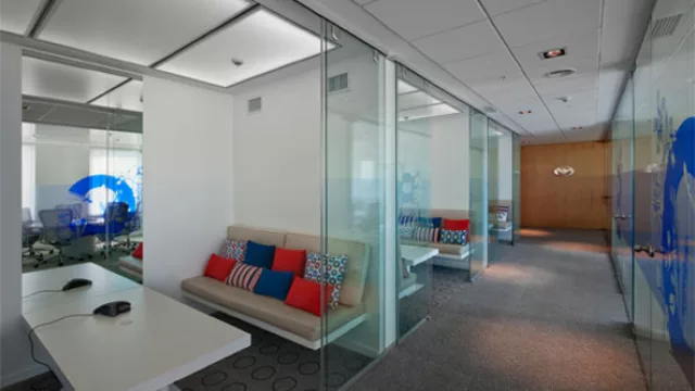 El costo de construir y equipar oficinas se mantuvo estable (en dólares)