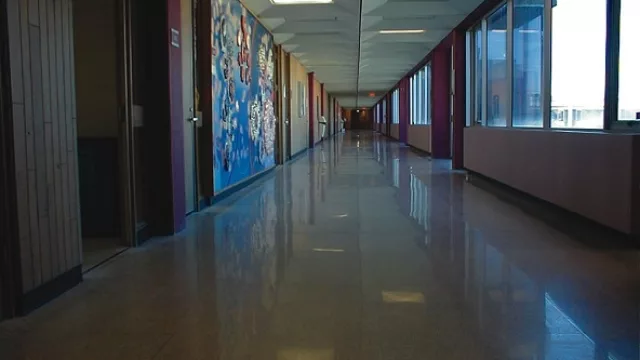 El hormigón alisado puede lograr este brillo con los endurecedores.