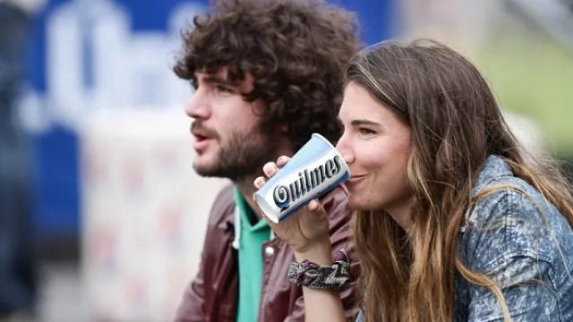 Quilmes firme y presente para todos los sedientos en Punilla.