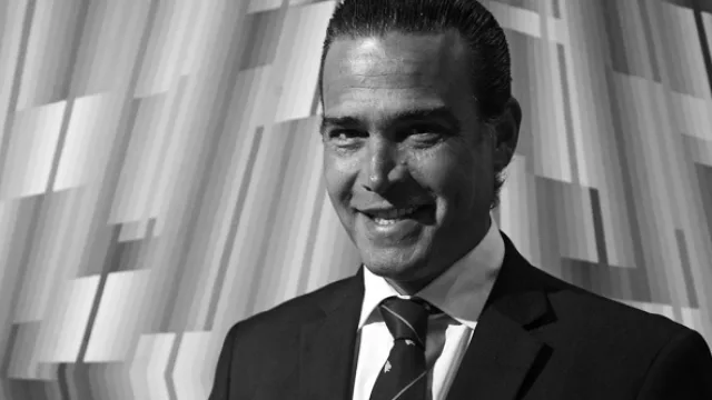 Erik Debarre, Gerente General