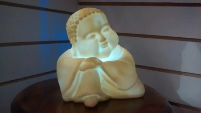 Buda lumínico. Disponible en Tutti Frutti de Patio Olmos.